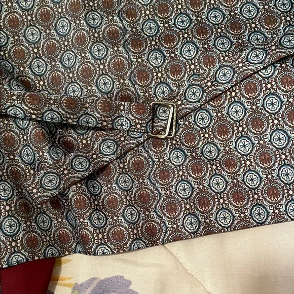 Elegant Maroon Men's Vest - Picture 4 of 5